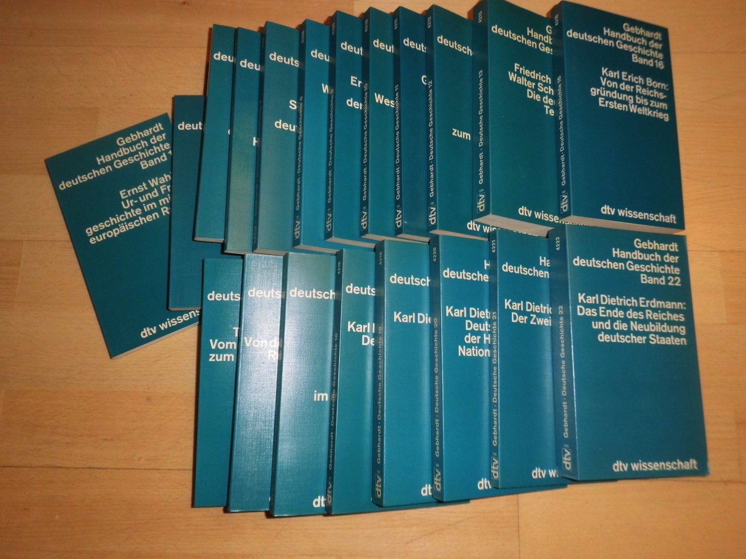 dtv GEBHARD HANDBUCH ドイツの歴史 全22巻 German Design 1949-1989: Two Centuries, One History - BOOK